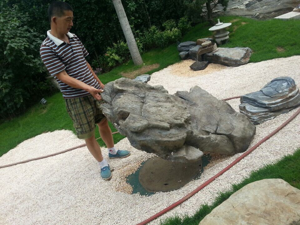 专业设计仿石井盖、仿真假山制作园林景观