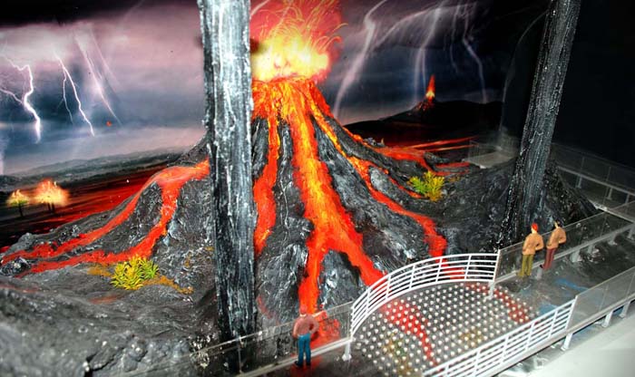 江苏东海大型仿真火山制作－喷发环节效果逼真