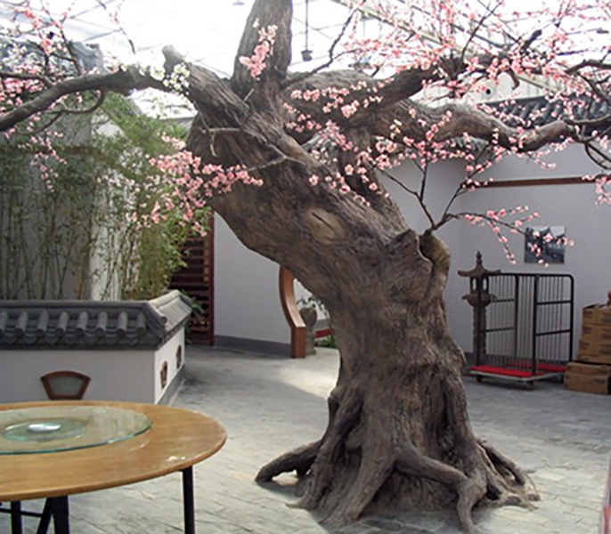 水泥制作的仿真杏树在细节刻画上力求完美