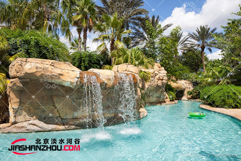 香港丽思卡尔顿酒店塑石假山构思巧堪称典范