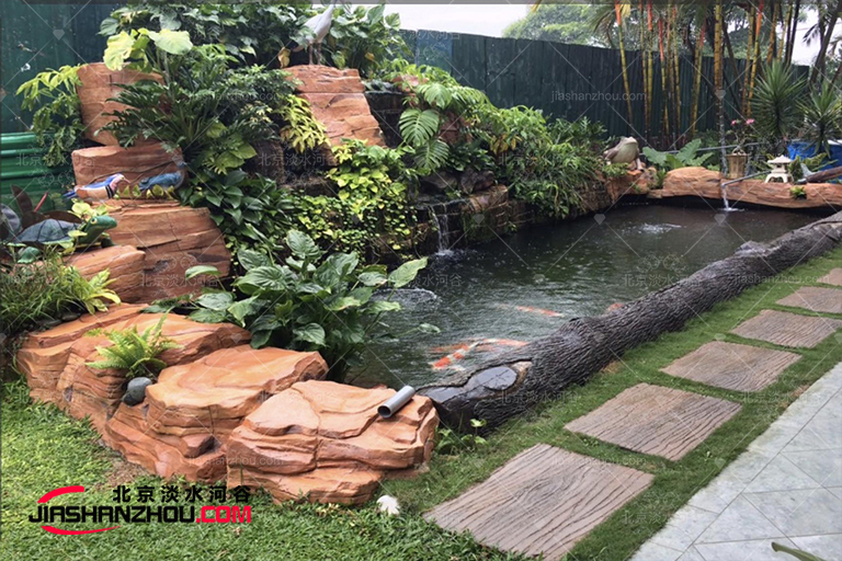 解决持久的后院塑石假山排水问题在所有困难开始之前