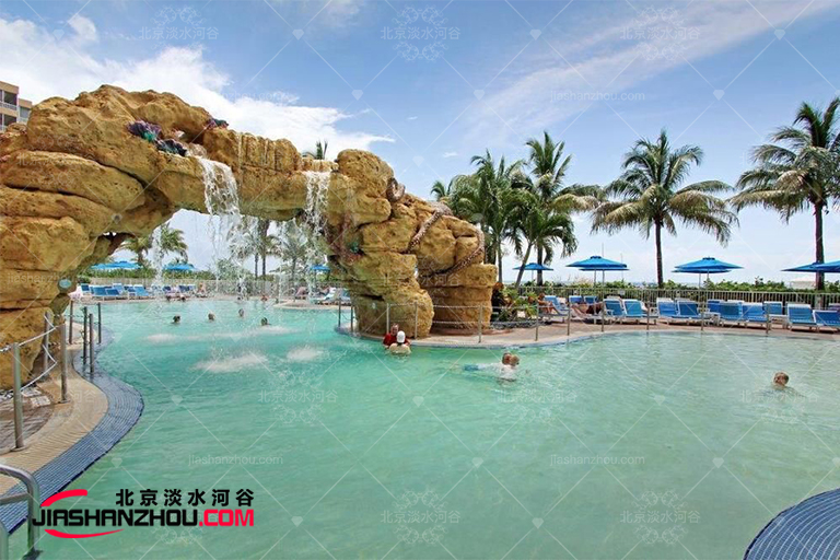 结合自然艺术塑石假山在YHA荷方国际青年旅舍大受欢迎