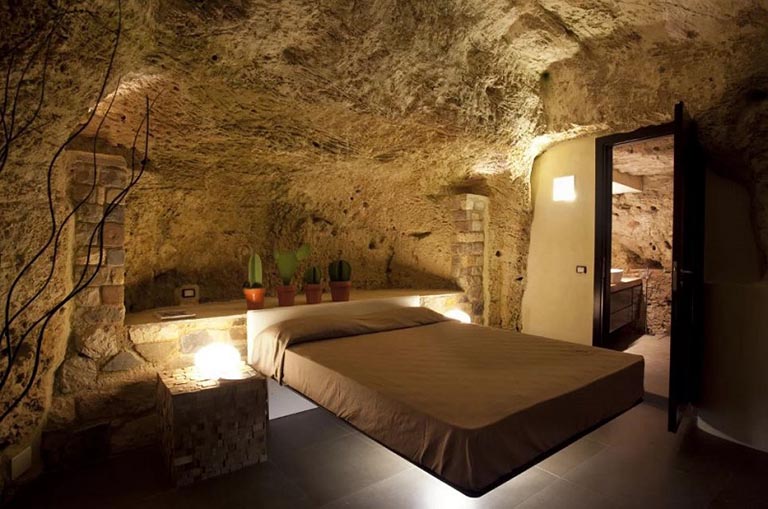 北京洞穴酒店厂家在内蒙乌海甘德尔山施工