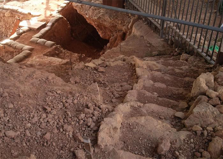 Qesem洞穴-下至中旧石器时代过渡时期