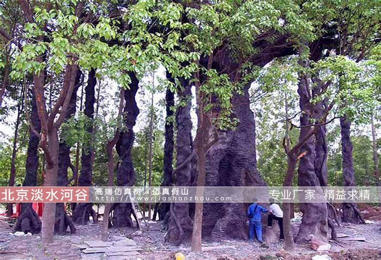 仿真榕树可以带来特而出乎意料的装饰感