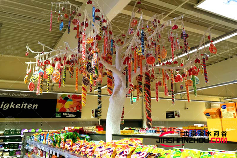 美的春节美陈 仿真树让家里有春节仪式感