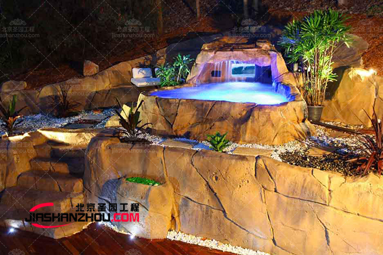 塑石假山景观是天津云锦世家别墅后院漂亮美景选择之一