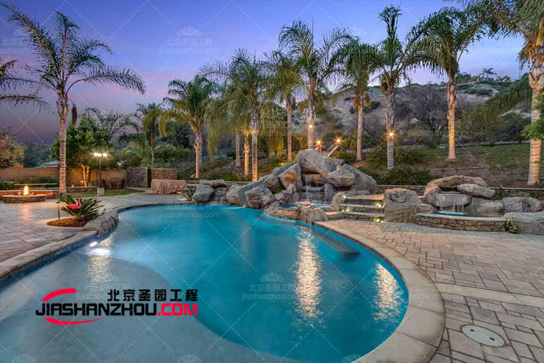 北京厂家浅谈塑石假山水池设置的优点和缺点