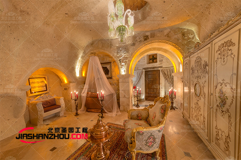 仿真别墅盐洞豪宅与豪华步入式衣橱配哦