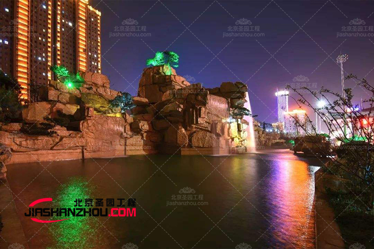 塑石假山景观水池是万科观承别墅后院或前院的妙补充