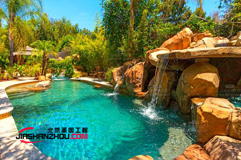 这种现代塑石假山水池景观设计才是真正的休闲胜地