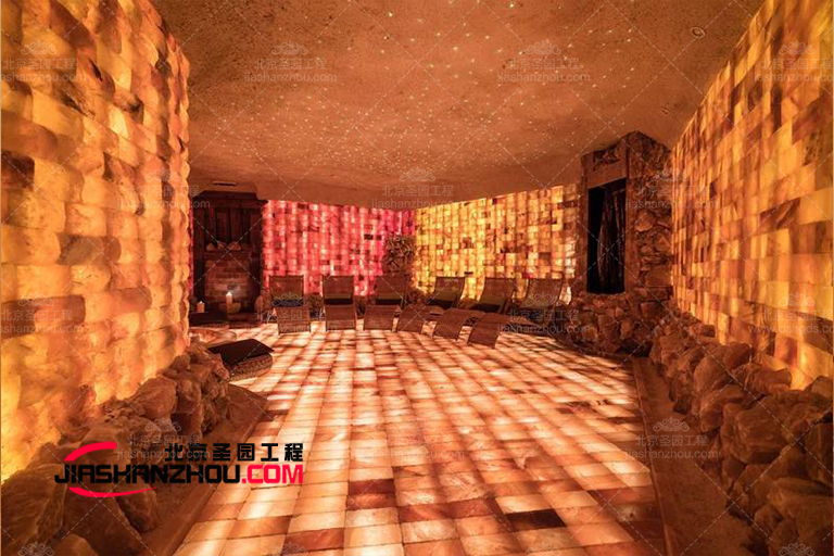 出品豪华汗蒸房洞穴式盐疗房拥有宽敞的开放式布局