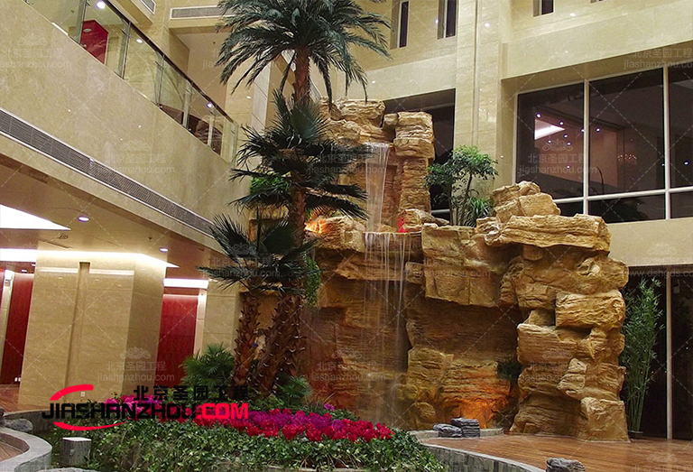 给北方地区带来热带f 情的完美方式 人造仿真树景观棕榈树