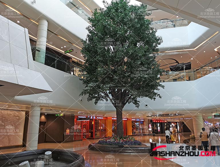 仿真树与自然景观完美结合创造出互补的效果