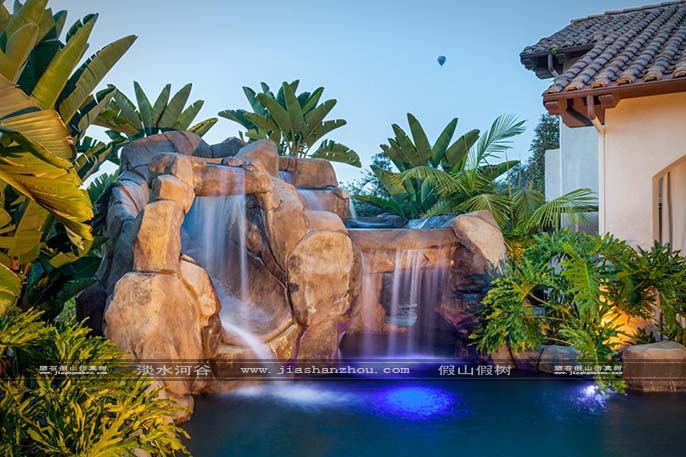 塑石假山用来点缀f 景、增添情趣