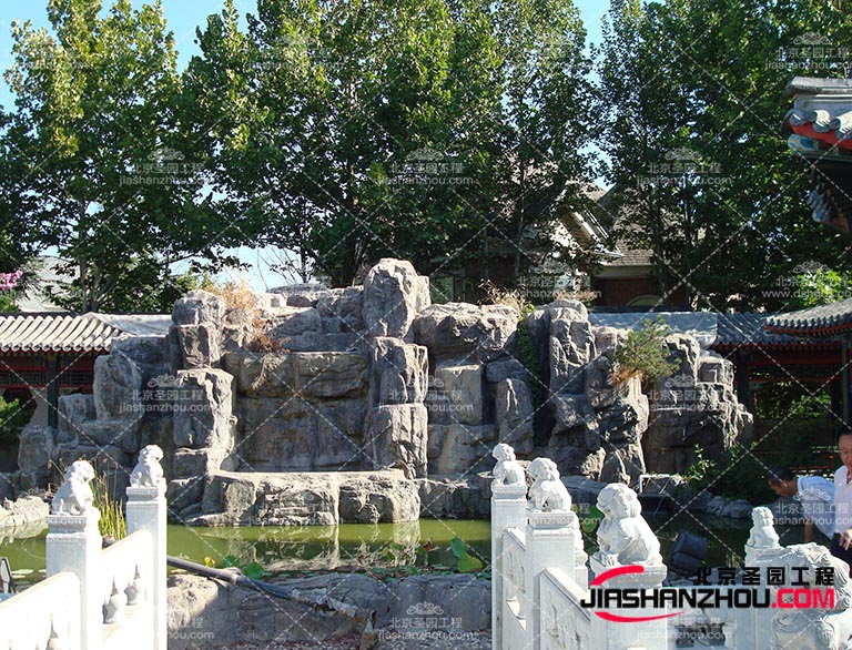 水泥假山生产的因素有哪些呢？设计水泥假山时应考虑哪些因素？