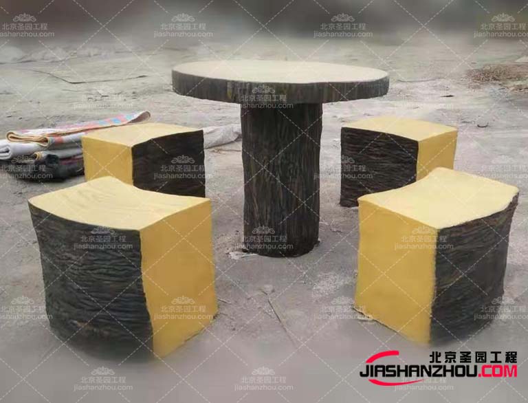 现在的仿真树可以放在公园城市来进行装饰让人们观看