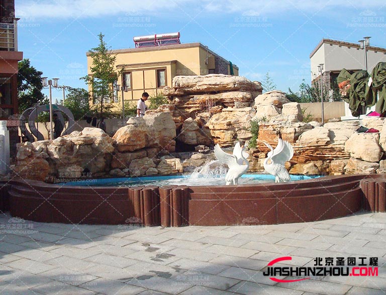 塑石假山的优点与缺点，要如何施工才能加的美观大方