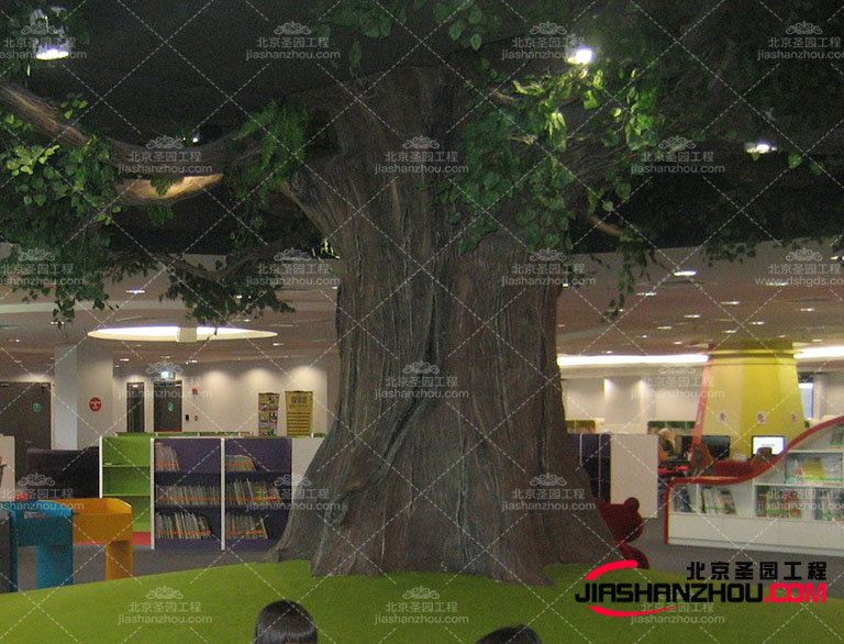 仿真树又是温暖而乐观的可以为观众带来一种愉悦、轻松和舒适的感觉