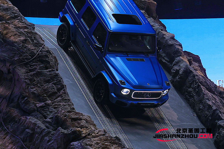 室内塑石假山造景工程 奔驰越野塑石假山场地制作