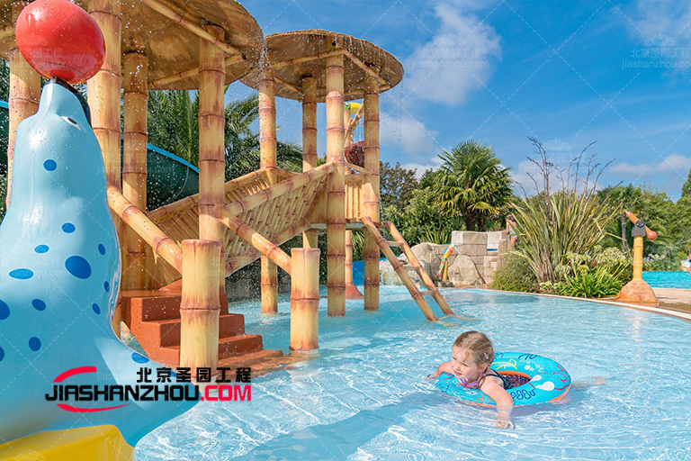 顺德玛雅海滩水水泥假山公园是一个适合遛娃拍照的好去处