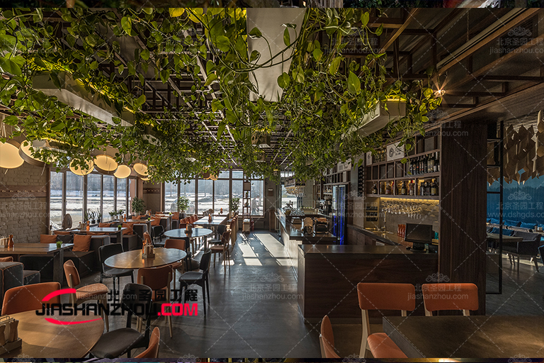 四川仿真树把户外美景搬进室内 让整个空间都变得鲜活起来