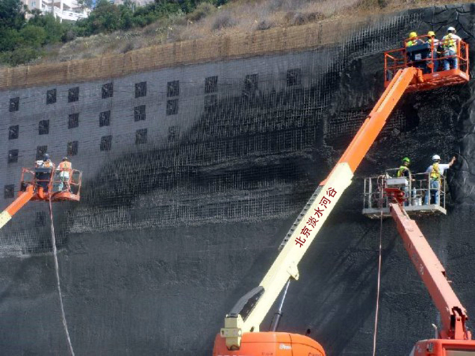 塑石假山施工队.jpg 塑石假山施工队