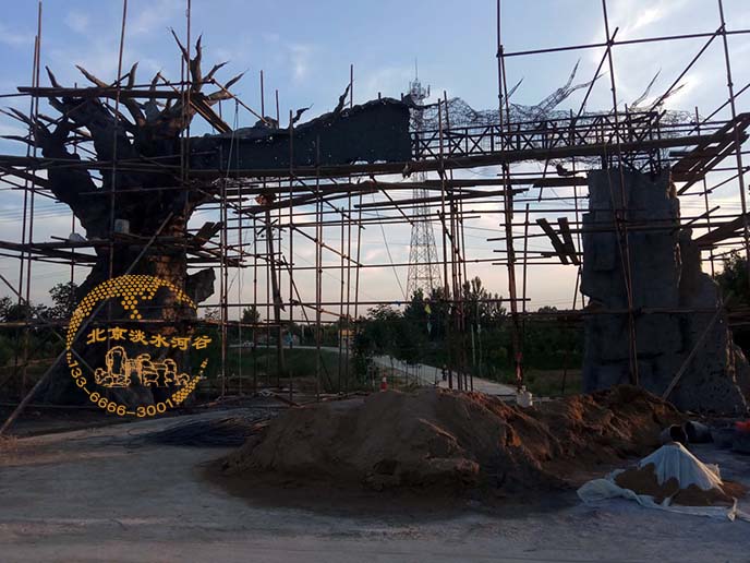 仿真树大门.jpeg 仿真树大门