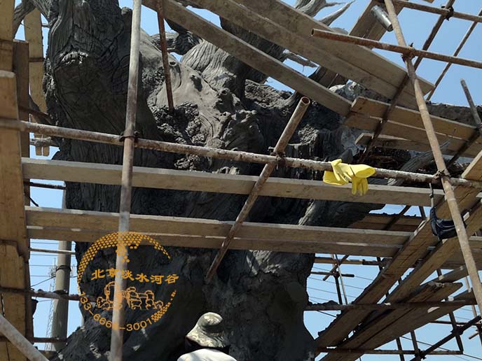 仿真树大门.jpeg 仿真树大门