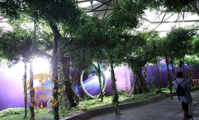 仿真榕树.jpg 仿真榕树