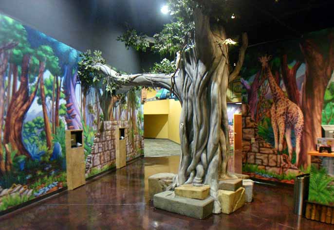 幼儿园仿真树.jpg 幼儿园仿真树