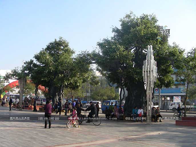 仿真树大门.jpg 仿真树大门