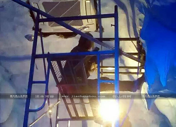 主题洞穴酒店.jpg 主题洞穴酒店