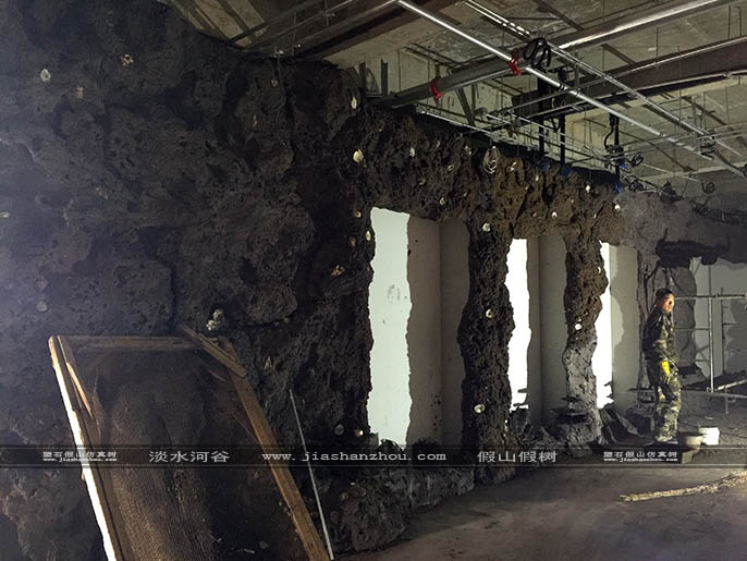 主题洞穴酒店.jpg 主题洞穴酒店