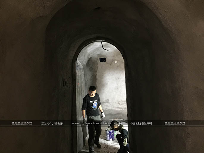 主题洞穴酒店.jpg 主题洞穴酒店