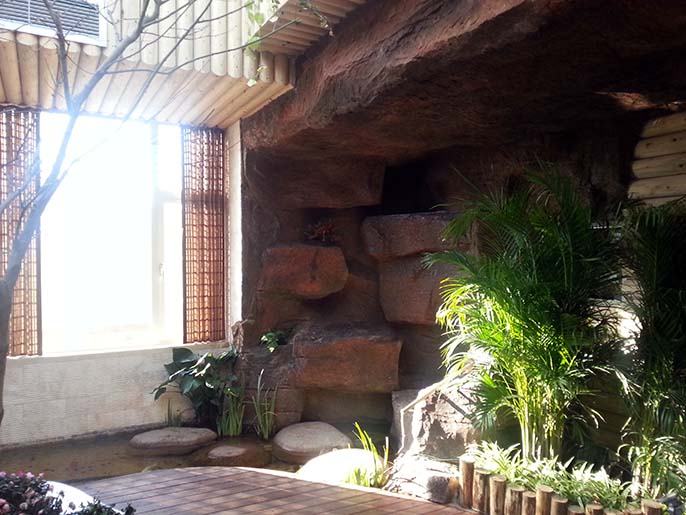 洞穴主题餐厅