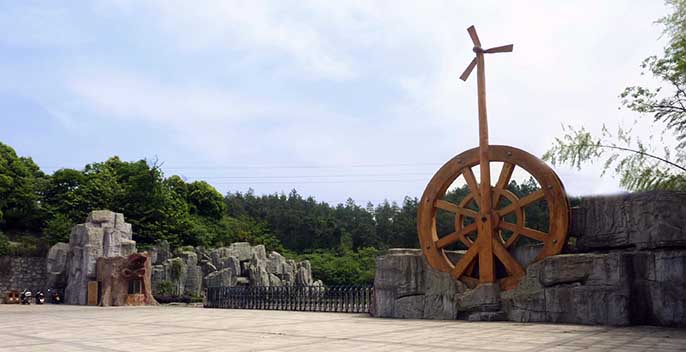 仿真树大门与假树大门.jpg 仿真树大门与假树大门