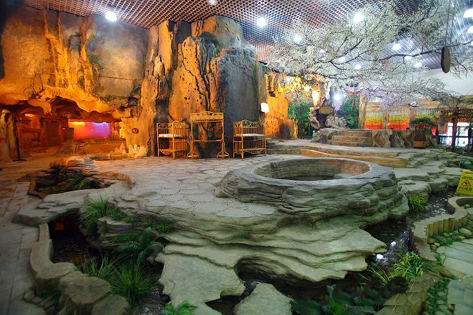 水泥假山假树.jpg 水泥假山假树