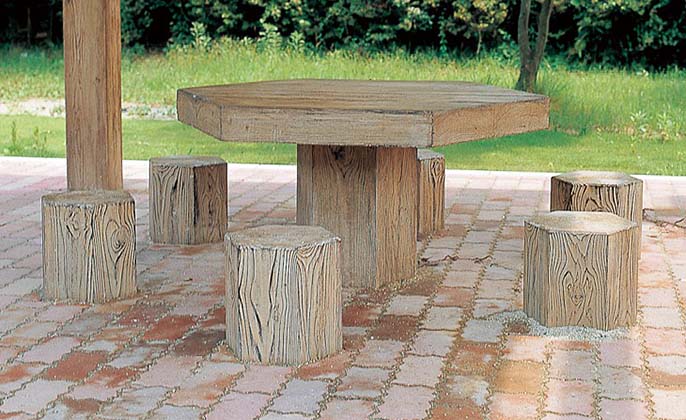 水泥仿木桌子