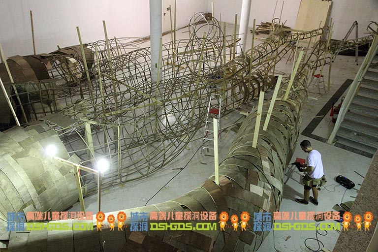 798城市探洞工场制作.jpg 798城市探洞工场制作