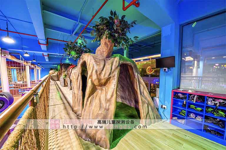 仿真树洞穴探险游乐项目.jpg 仿真树洞穴探险游乐项目