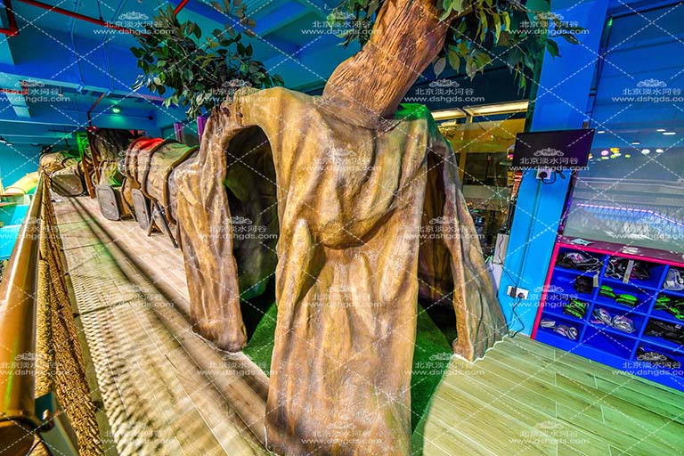 仿真树洞穴探险游乐项目.jpg 仿真树洞穴探险游乐项目