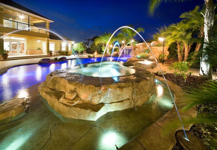 水泥假山图片.jpg 水泥假山图片