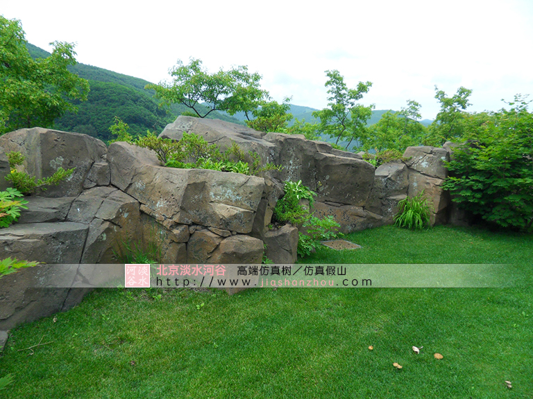 水泥假山护坡