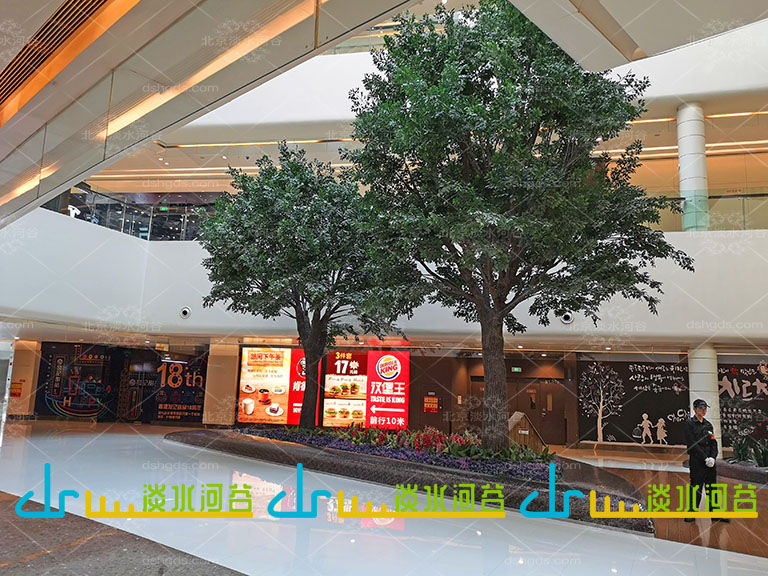 室内仿真假树.jpg 室内仿真假树