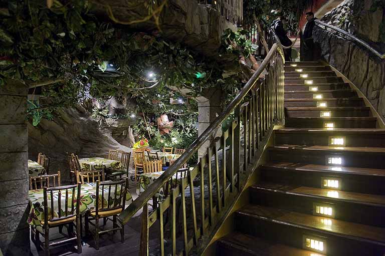 室内仿真假树.jpg 室内仿真假树