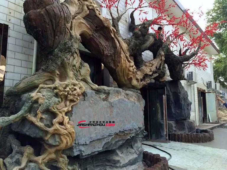 仿真树大门.jpg 仿真树大门