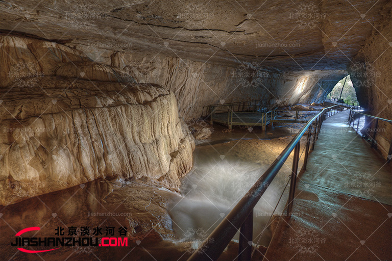 塑石假山.jpg 塑石假山