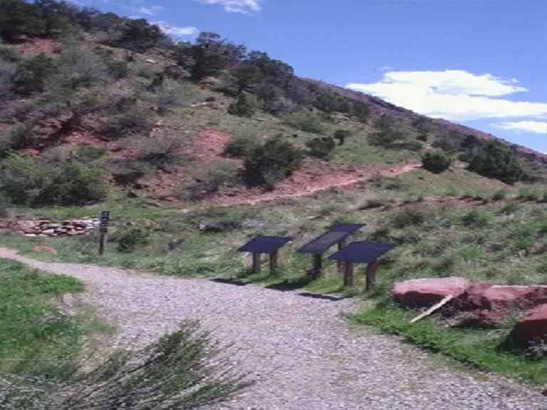 纪念小径.jpg 纪念小径