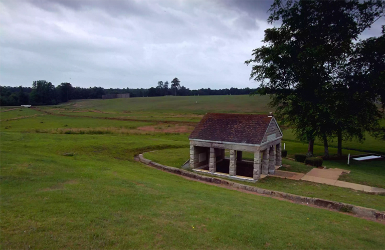 安德森维尔国家历史遗址的视图.jpg 安德森维尔国家历史遗址的视图